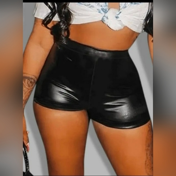 NWT Black Mid Waist Stretchy shorts - Picture 1 of 5